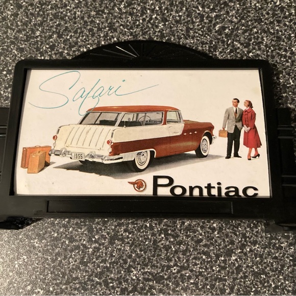 Vintage Road Champs ‘Fabulous 50’s’
Die Cast Vehicle
1955 PONTIAC SAFARI - Picture 9 of 13